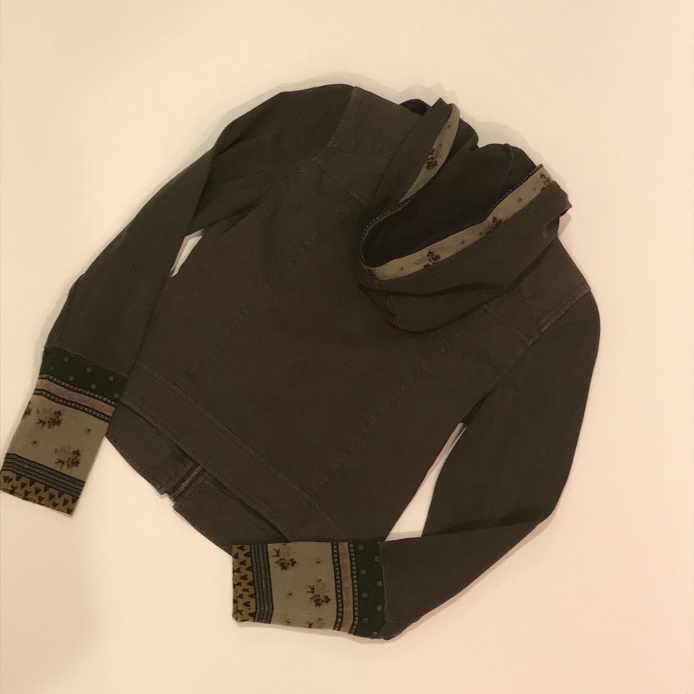 Lightweight Hooded Full Zip Jacket - image 8